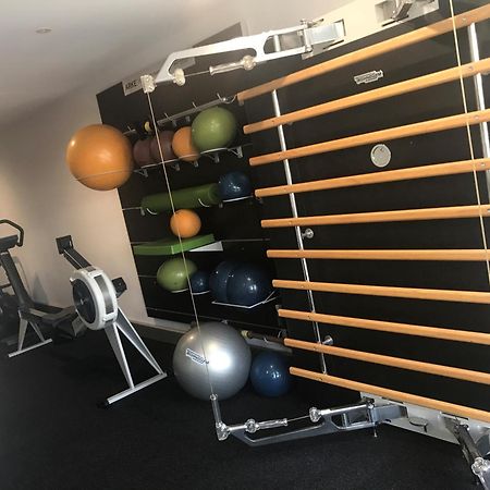 Crown On Darby Newcastle Aparthotel Екстериор снимка