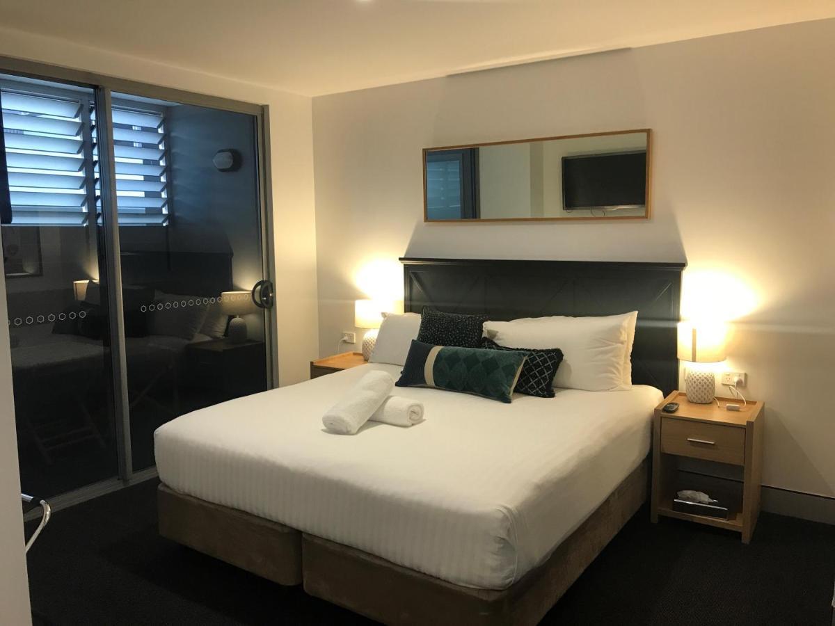Crown On Darby Newcastle Aparthotel Екстериор снимка