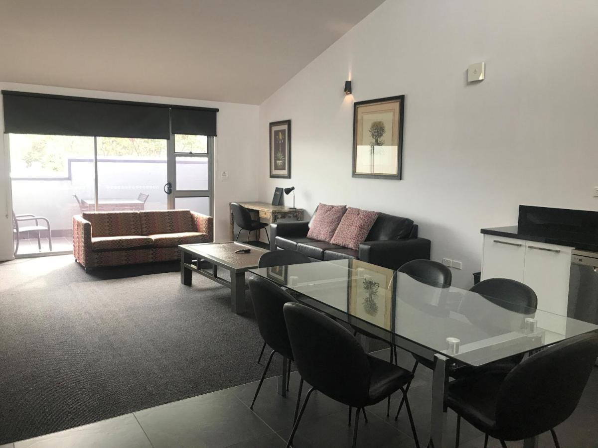 Crown On Darby Newcastle Aparthotel Екстериор снимка
