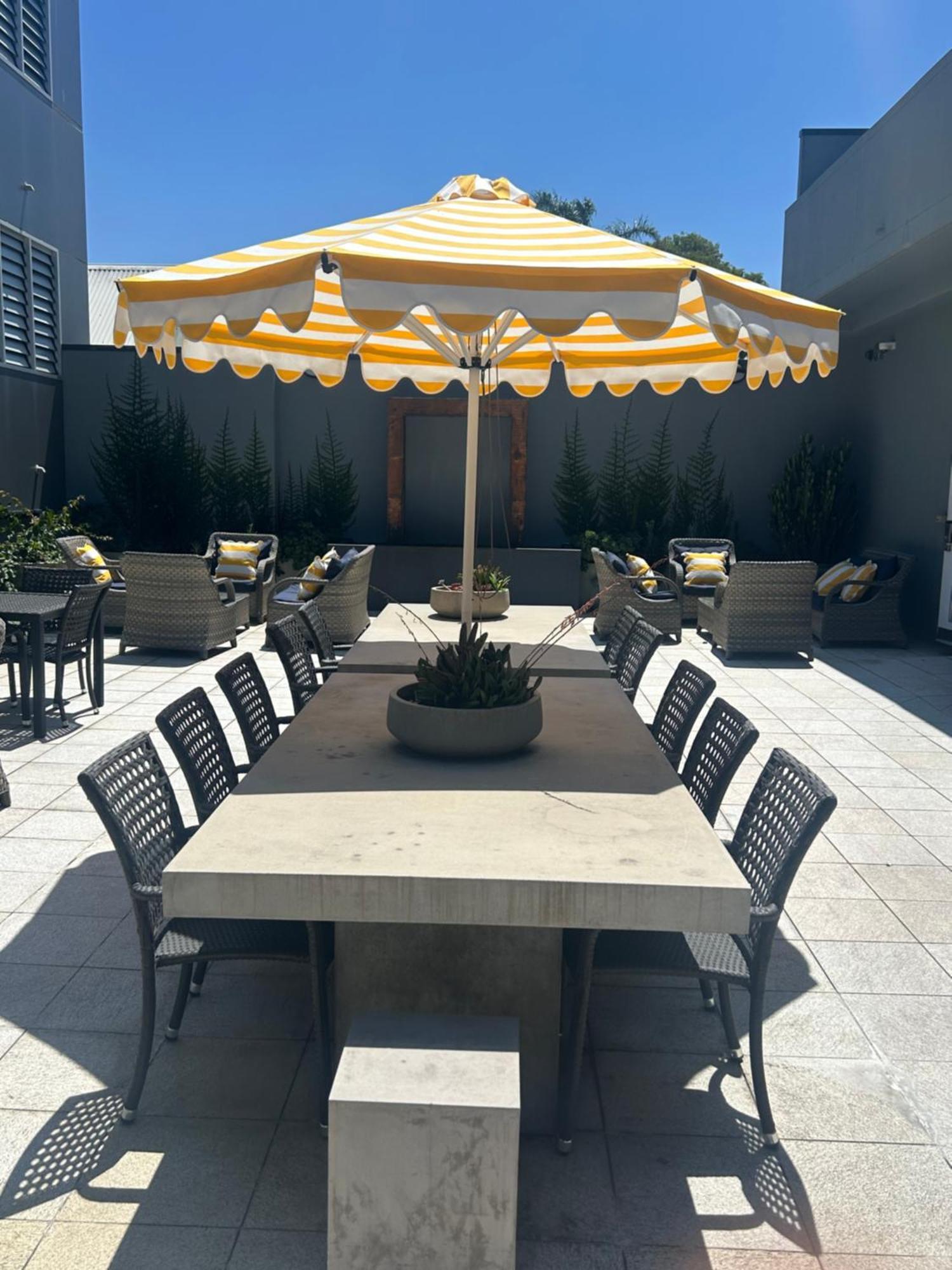 Crown On Darby Newcastle Aparthotel Екстериор снимка