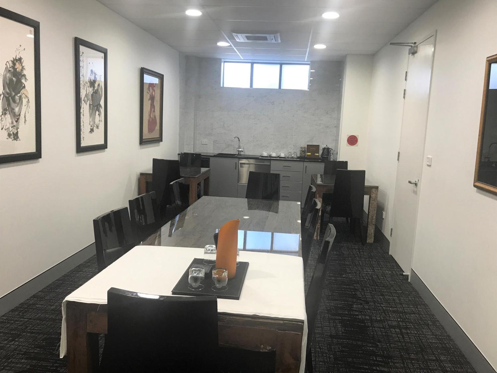Crown On Darby Newcastle Aparthotel Екстериор снимка