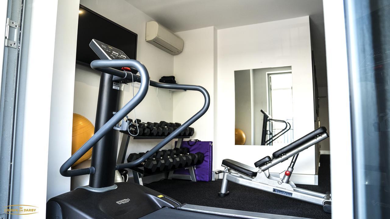 Crown On Darby Newcastle Aparthotel Екстериор снимка
