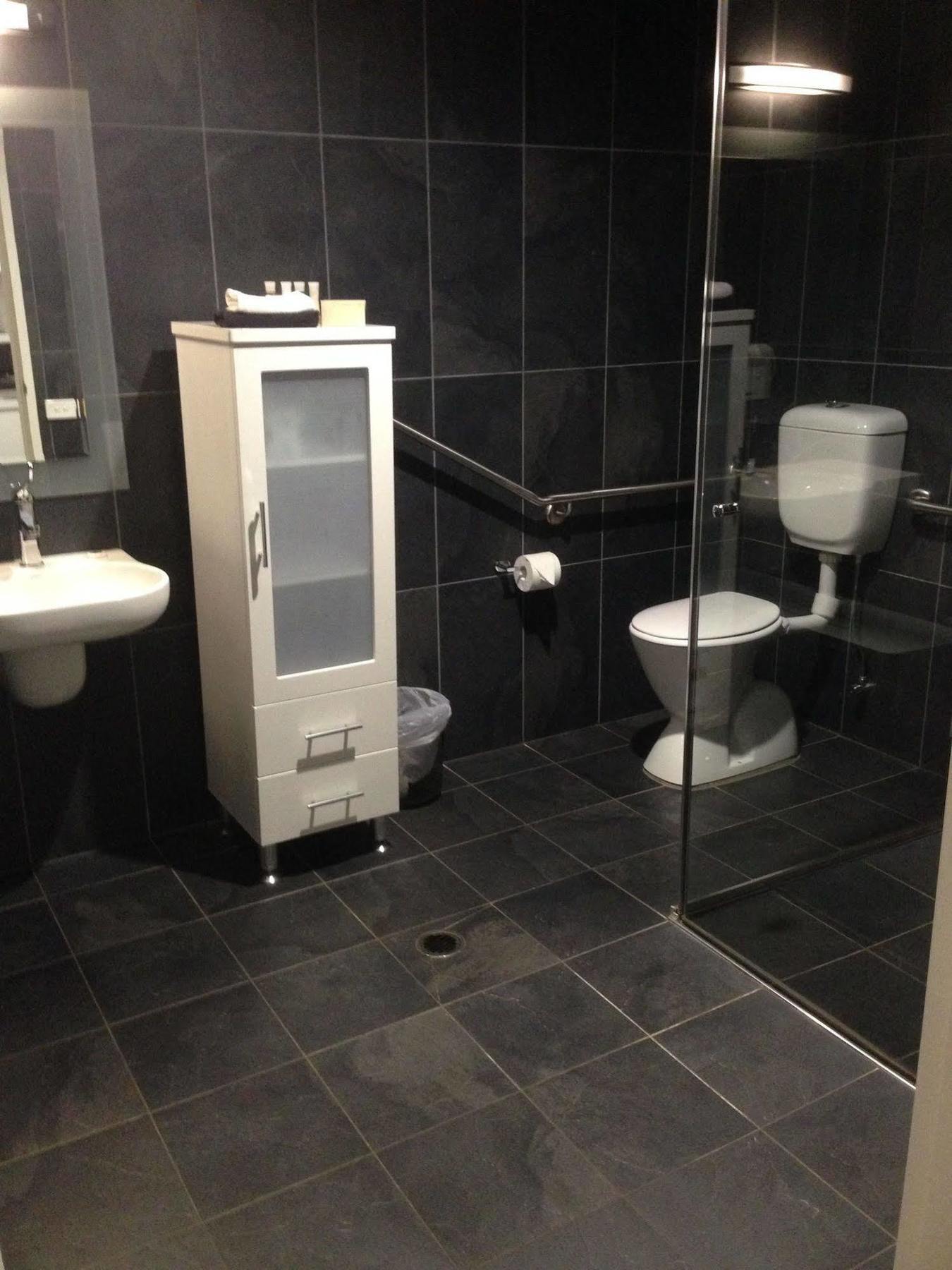 Crown On Darby Newcastle Aparthotel Екстериор снимка