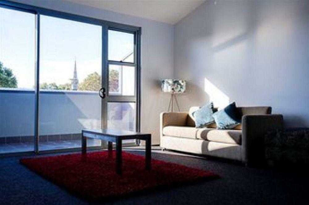 Crown On Darby Newcastle Aparthotel Екстериор снимка